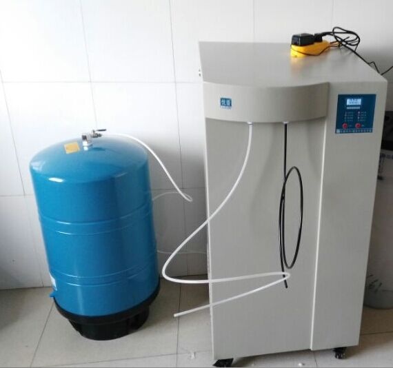選擇超純水機(jī)時(shí)，應(yīng)該注意哪些方面呢？